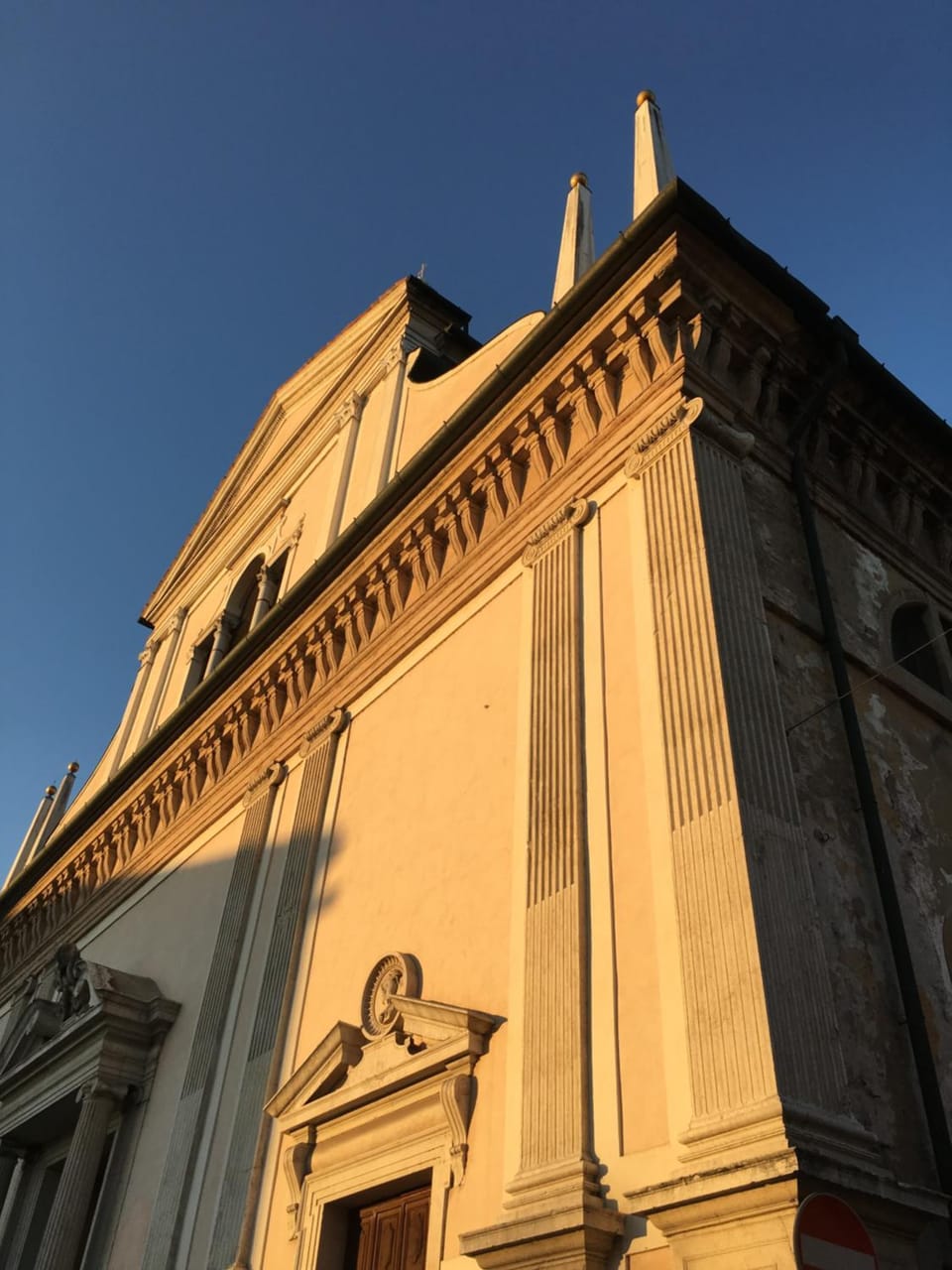 Property building, Facade/entrance, Other, On site, City view, Landmark view, Street view, Sunset