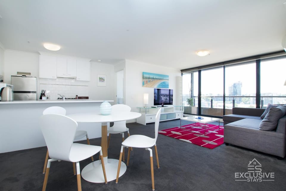 TV and multimedia, Kitchen or kitchenette, Living room, Dining area