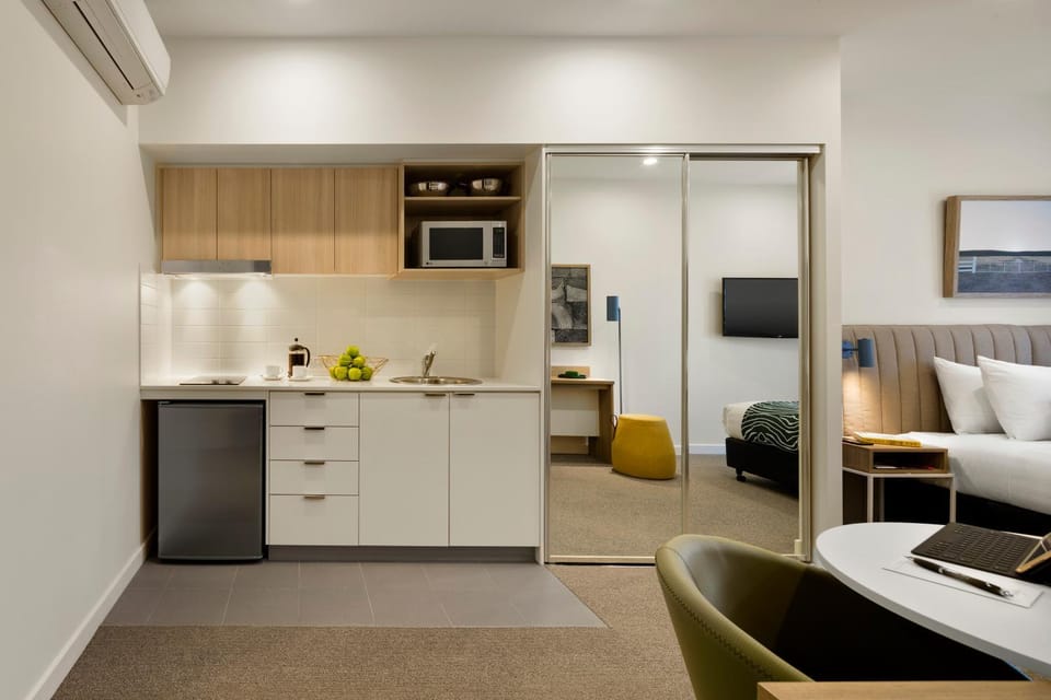 Kitchen or kitchenette, Kitchen or kitchenette