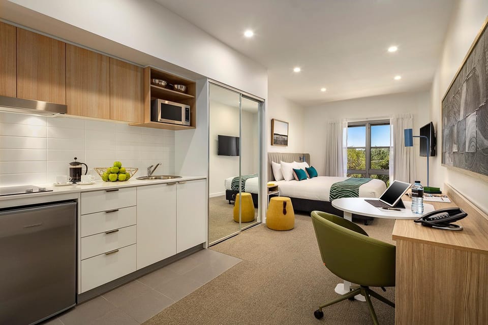 Bed, TV and multimedia, Kitchen or kitchenette, Seating area, Seating area