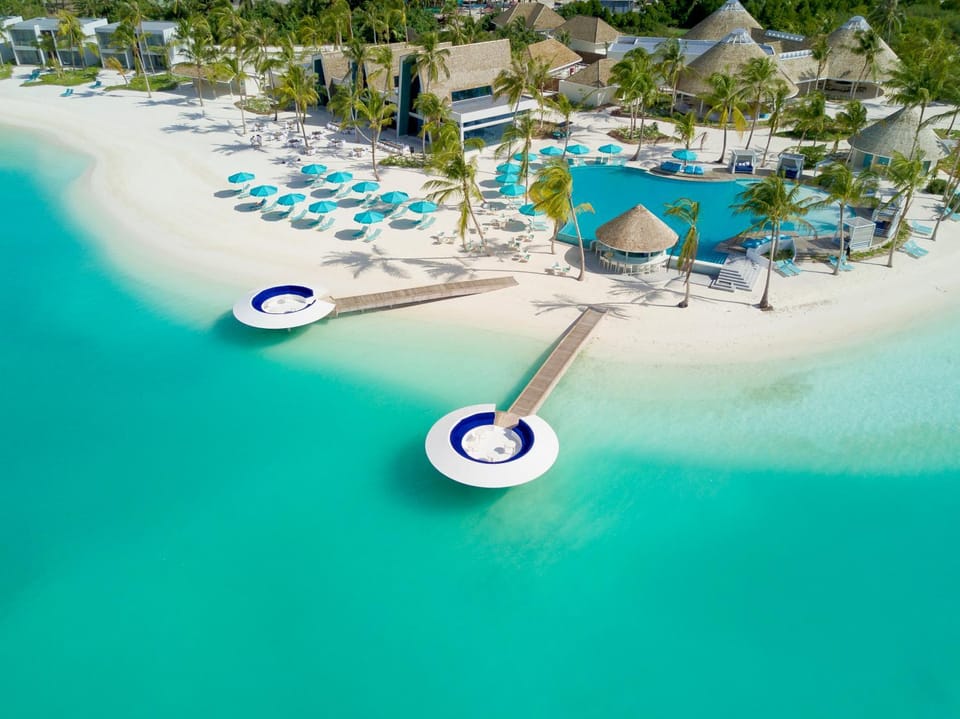 Bird's eye view, Lounge or bar, Beach, Swimming pool