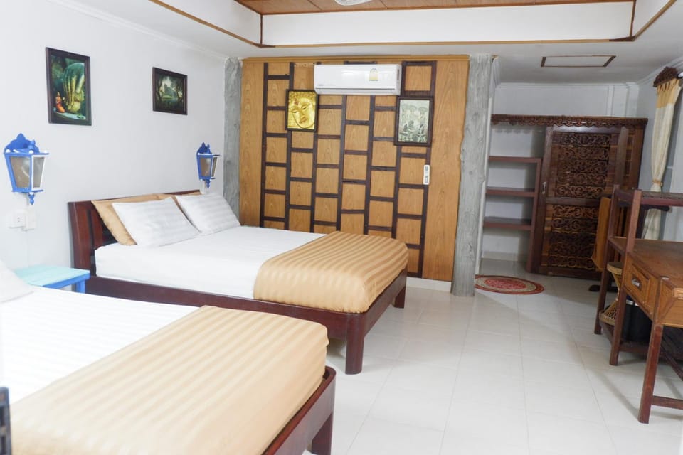 Bamboo Bungalows Resort in Ko Phayam