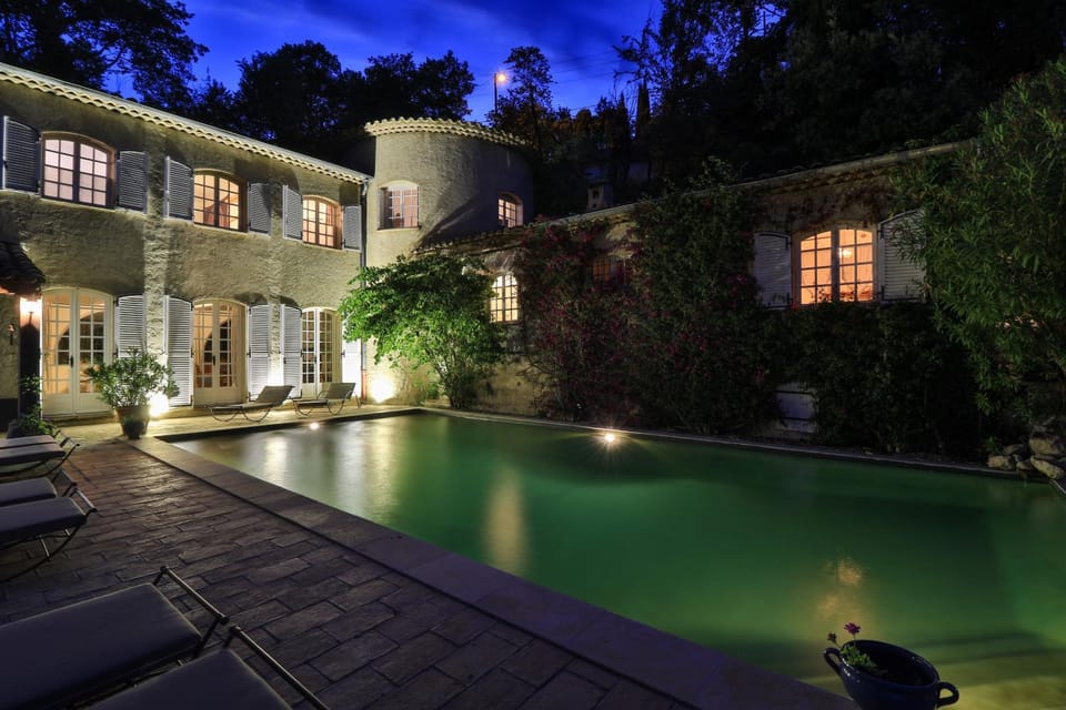 Facade/entrance, Swimming pool