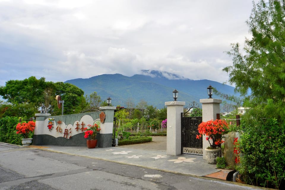 Property building, Nearby landmark, Spring, Day, Neighbourhood, Natural landscape, Garden, Garden view, Mountain view