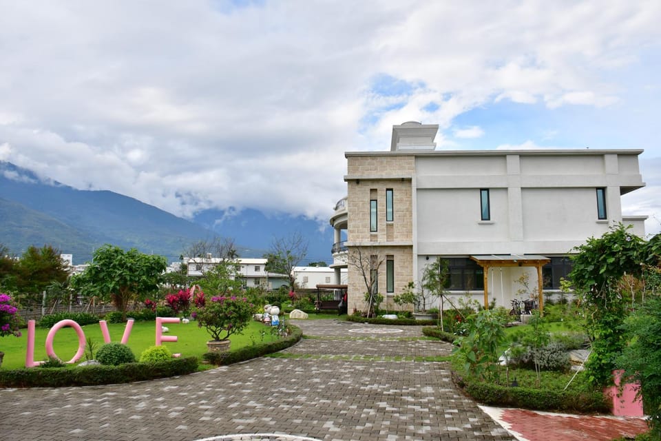 Property building, Spring, Day, Natural landscape, Garden, Garden view, Mountain view