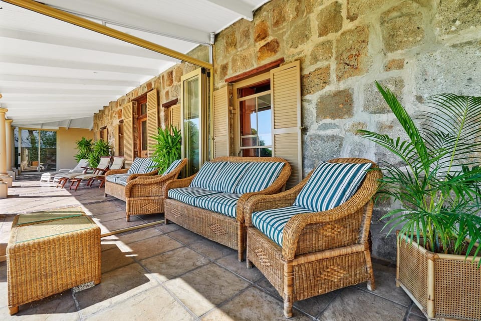 Patio, Seating area