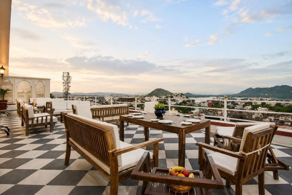 Restaurant/places to eat, Sunset