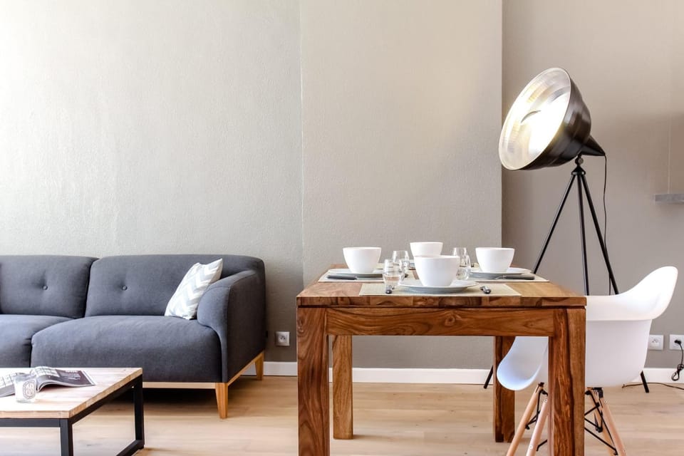 MY CASA - VEILLON - 2 bedrooms - City Center Apartment in Nice