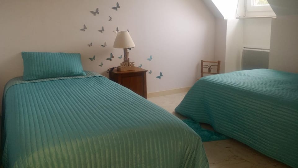 Bed, Photo of the whole room