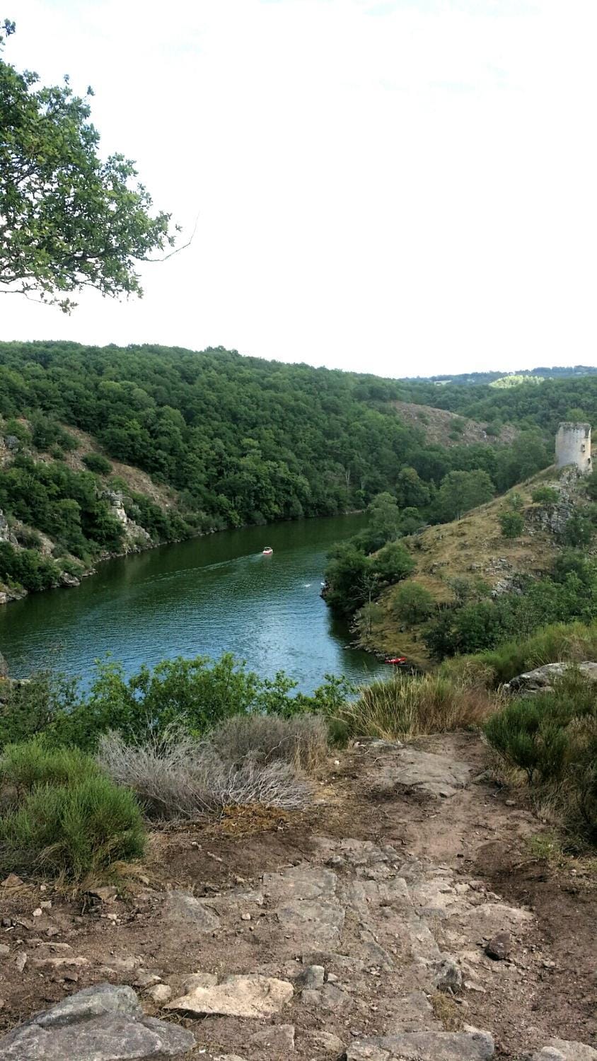 Nearby landmark, Off site, Neighbourhood, Natural landscape