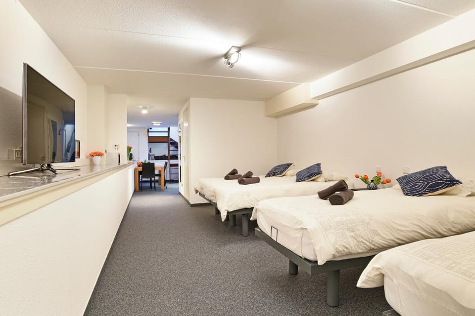 Bed, Bathroom