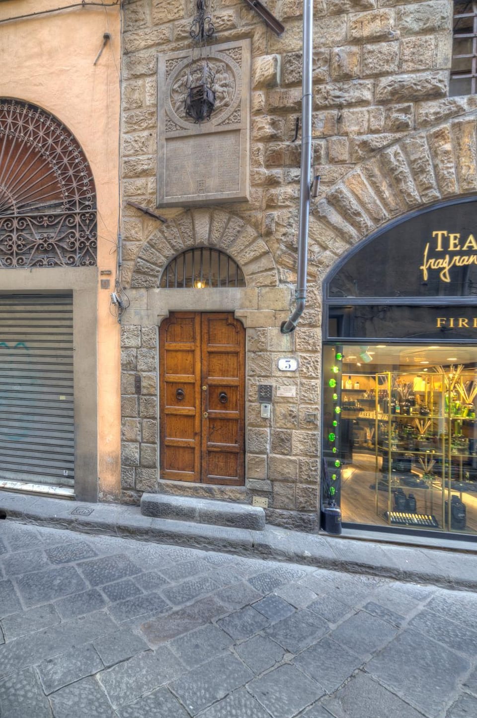 Facade/entrance, Landmark view