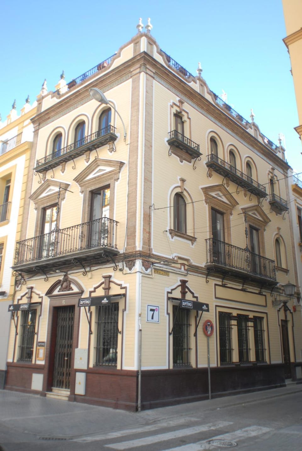 Property building, Decorative detail