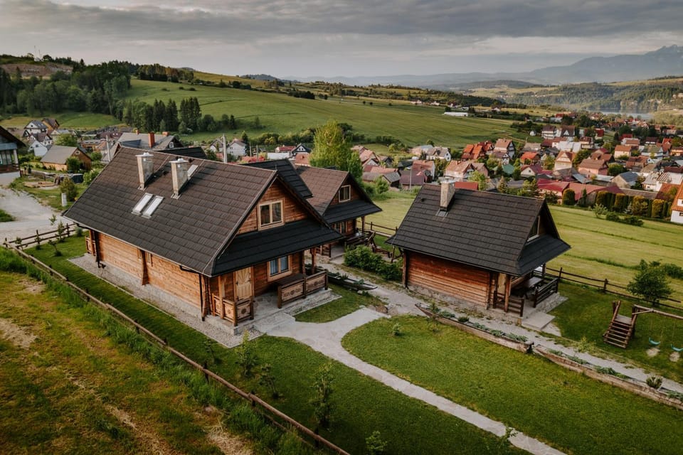 Property building, Neighbourhood, Natural landscape, Bird's eye view, Mountain view