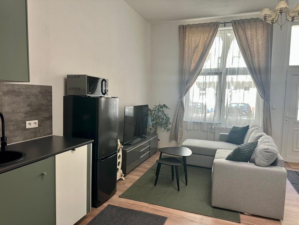TV and multimedia, Kitchen or kitchenette, Living room
