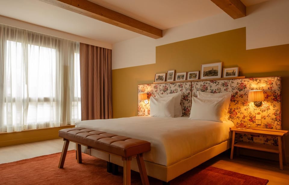 Bed, Photo of the whole room