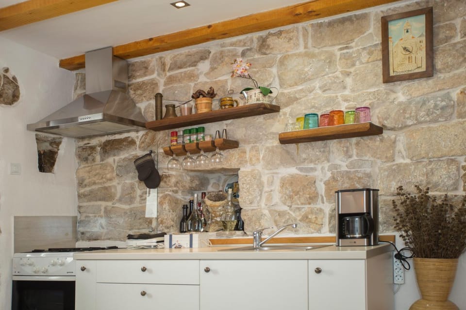 Kitchen or kitchenette, Decorative detail