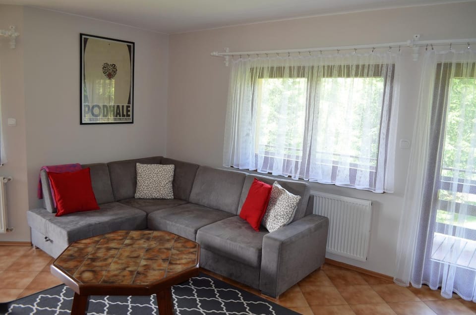 Living room, Photo of the whole room
