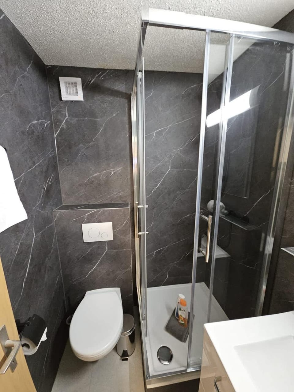 Shower, Toilet, Bathroom