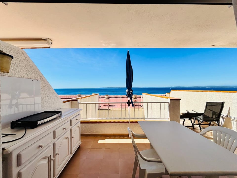 Mediterraneo A 1-5 2036 Apartment in Roses