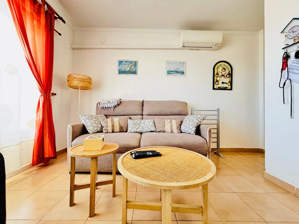 Mediterraneo A 1-5 2036 Apartment in Roses