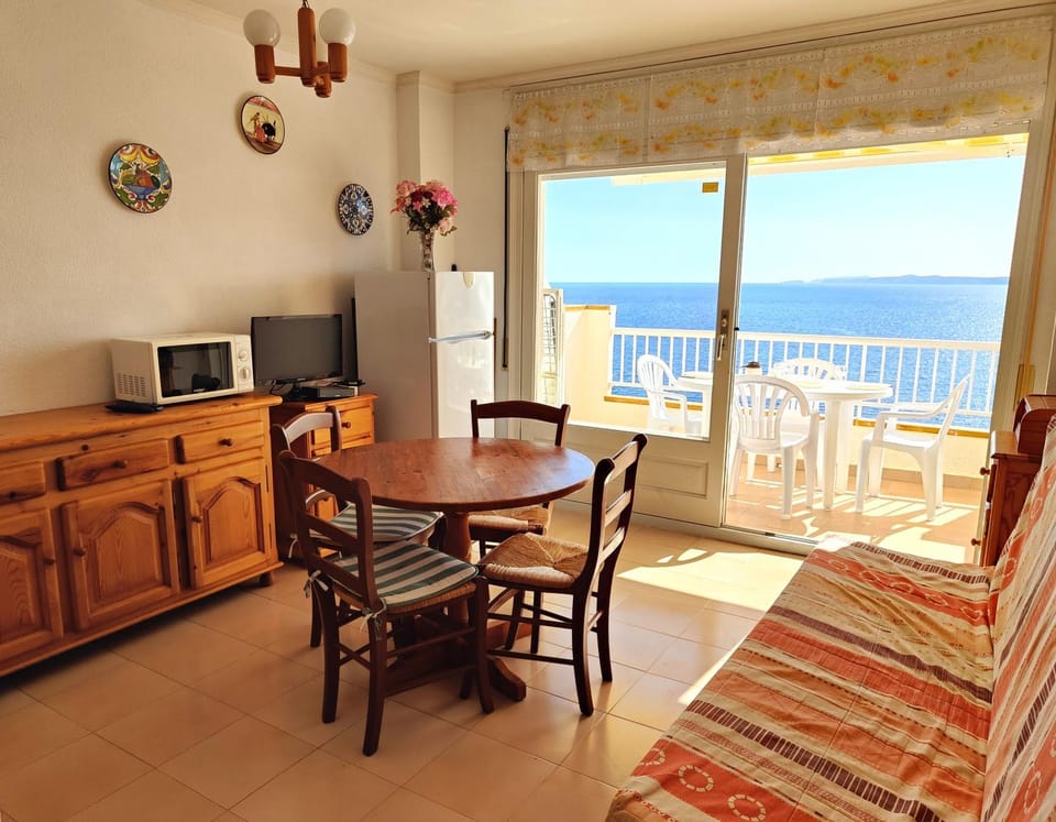 Global Immo 2071 Mediterraneo A 2-6 Apartment in Roses