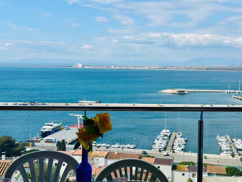 Global Immo 3017 Monaco Apartment in Roses