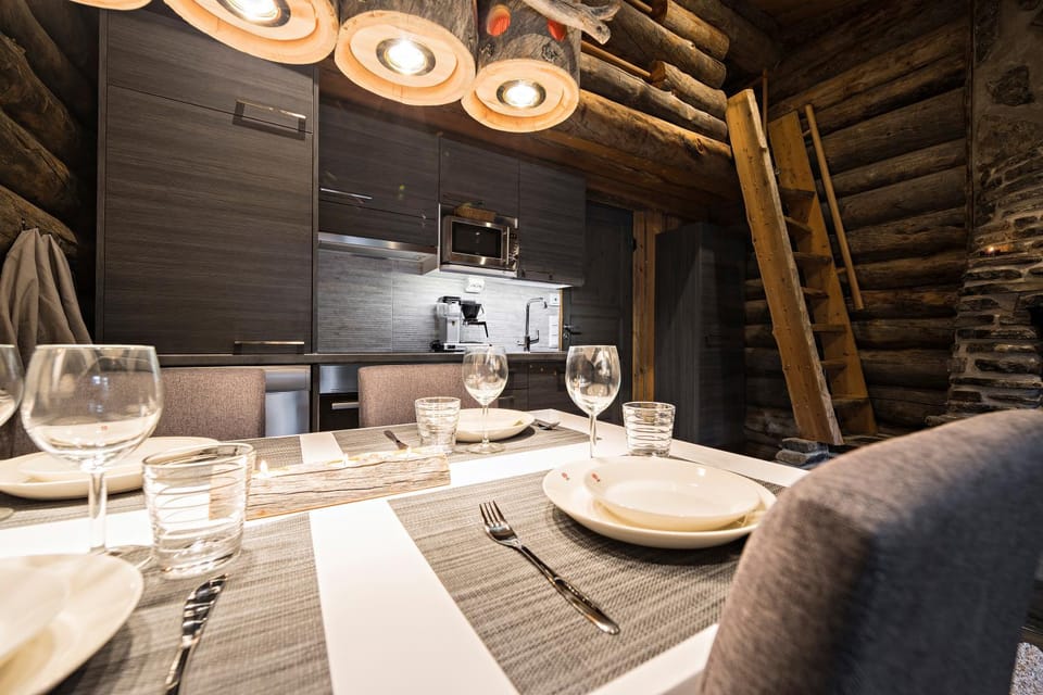 Dining area, Food