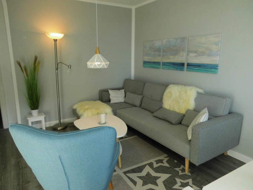 Living room, Photo of the whole room, Seating area