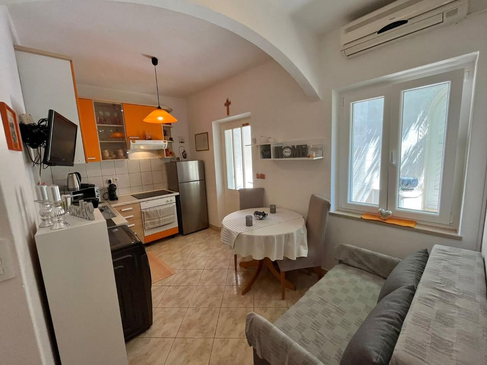 Apartment Merlin Apartment in Bol