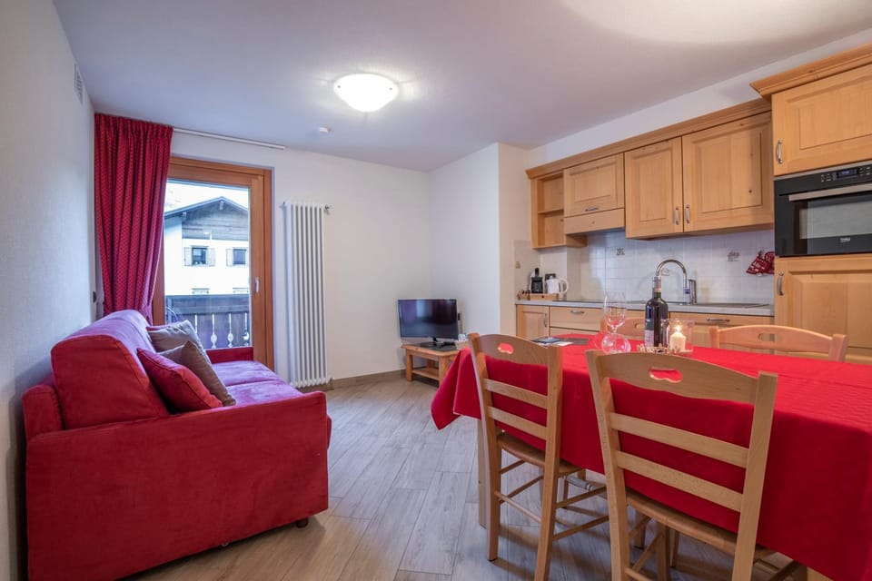 Kitchen or kitchenette, Living room