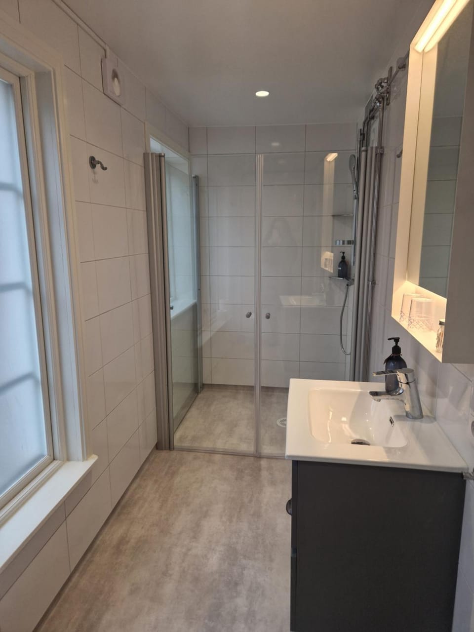 Shower, Bathroom