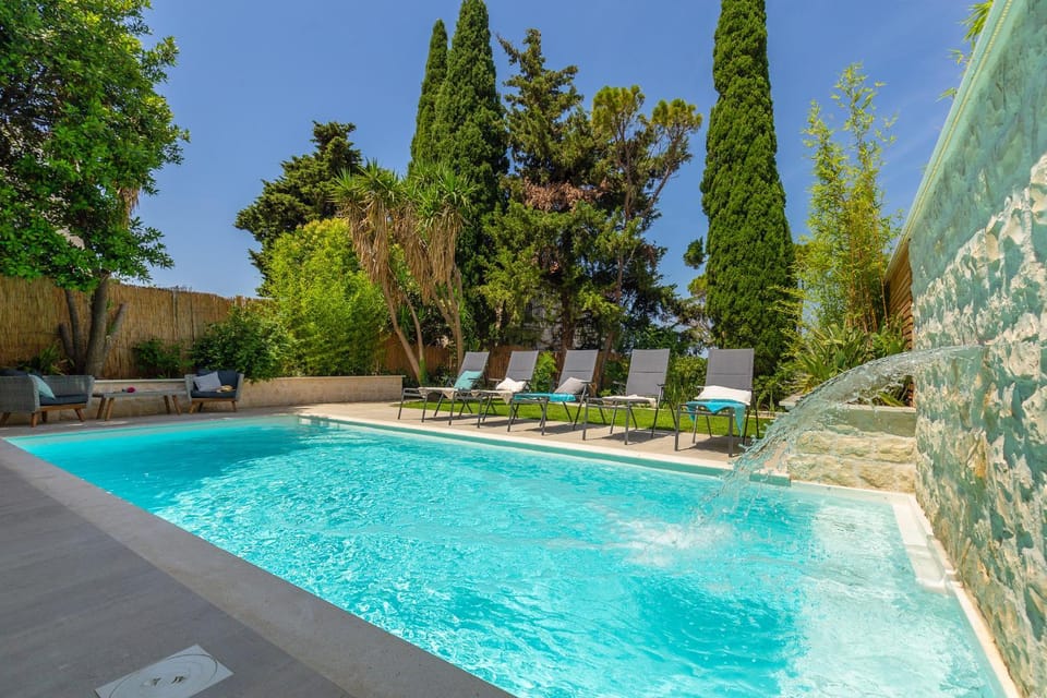 Swimming pool, Swimming pool