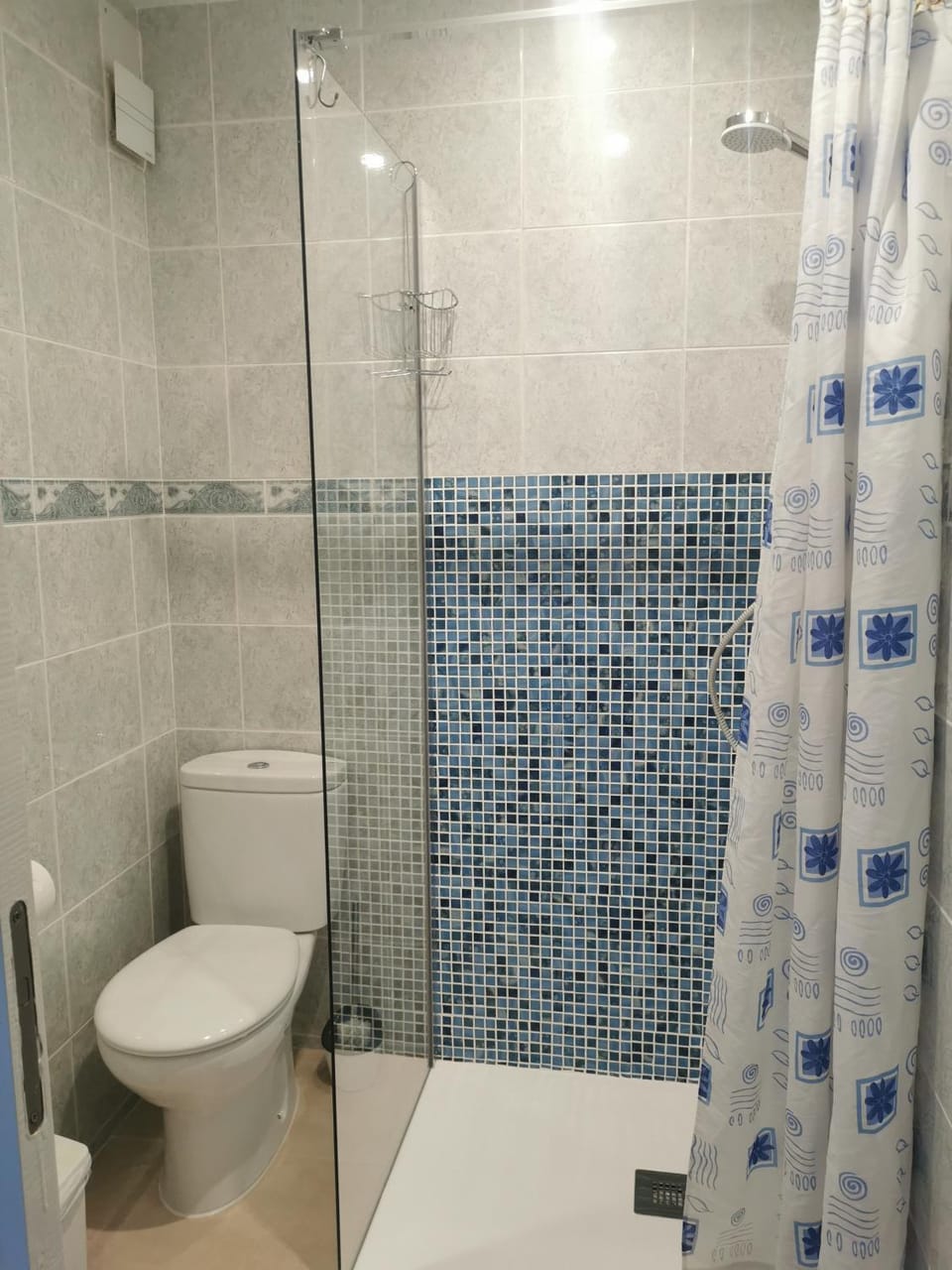 Shower, Bathroom, towels