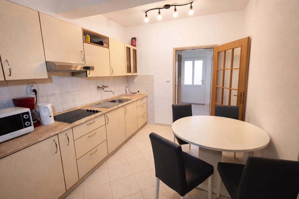 Dining area, Dinner, kitchen