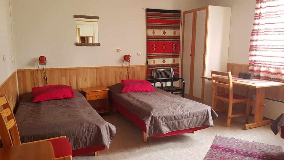 Bed, Photo of the whole room, Bedroom, storage
