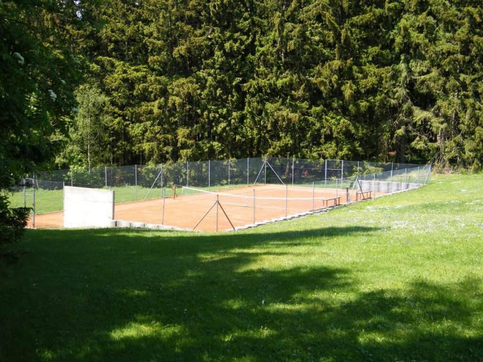 Property building, Tennis court, Tennis court