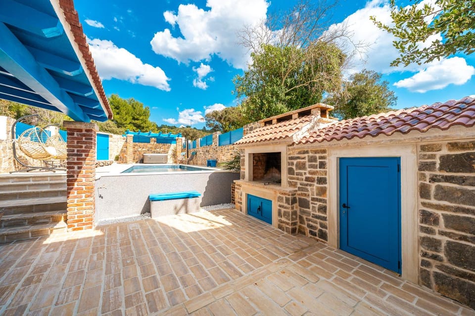 Property building, Day, fireplace