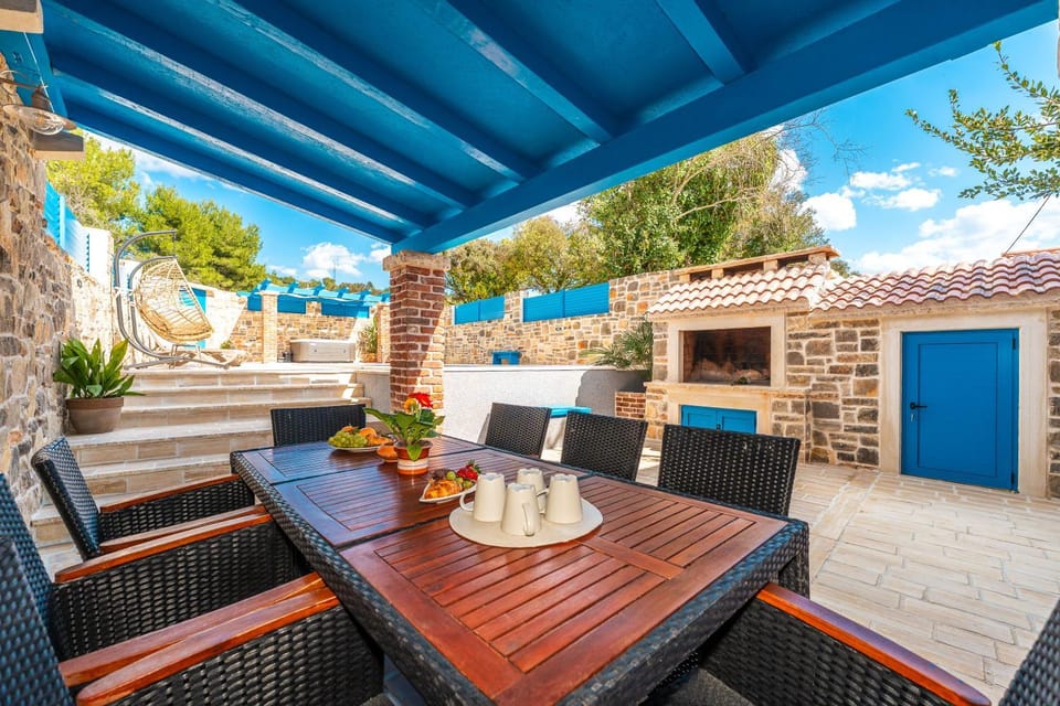 Patio, Balcony/Terrace, Seating area