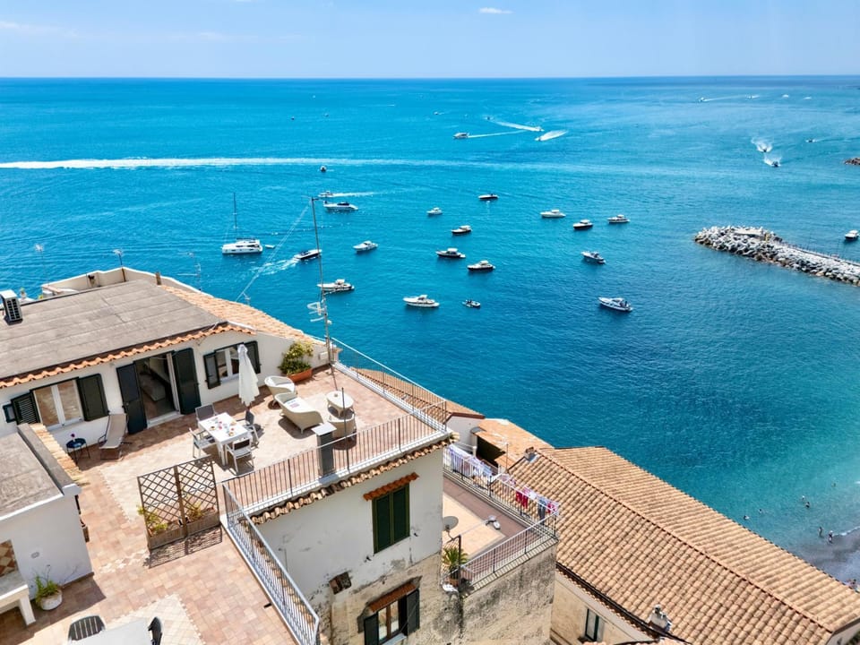 Property building, Nearby landmark, Day, Natural landscape, Bird's eye view, View (from property/room), Beach, City view, Landmark view, Sea view, Street view