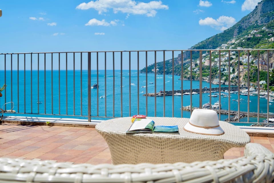 Patio, Nearby landmark, Natural landscape, View (from property/room), Balcony/Terrace, Mountain view, Sea view