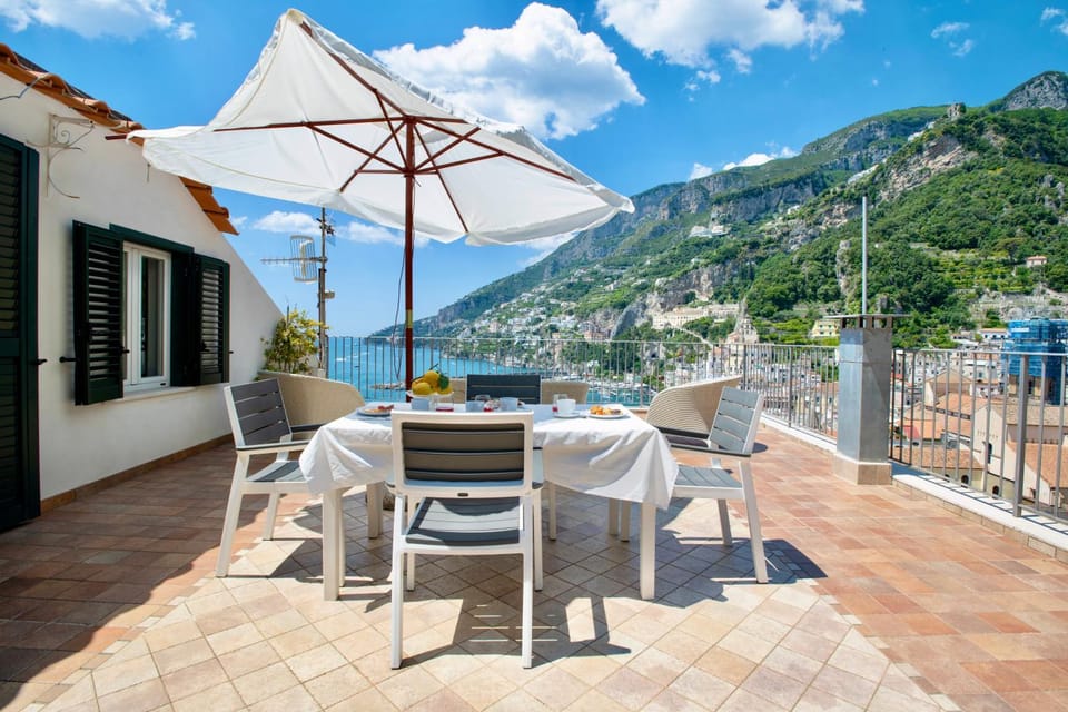 Patio, Nearby landmark, Day, Natural landscape, View (from property/room), Balcony/Terrace, Dining area, Sea view