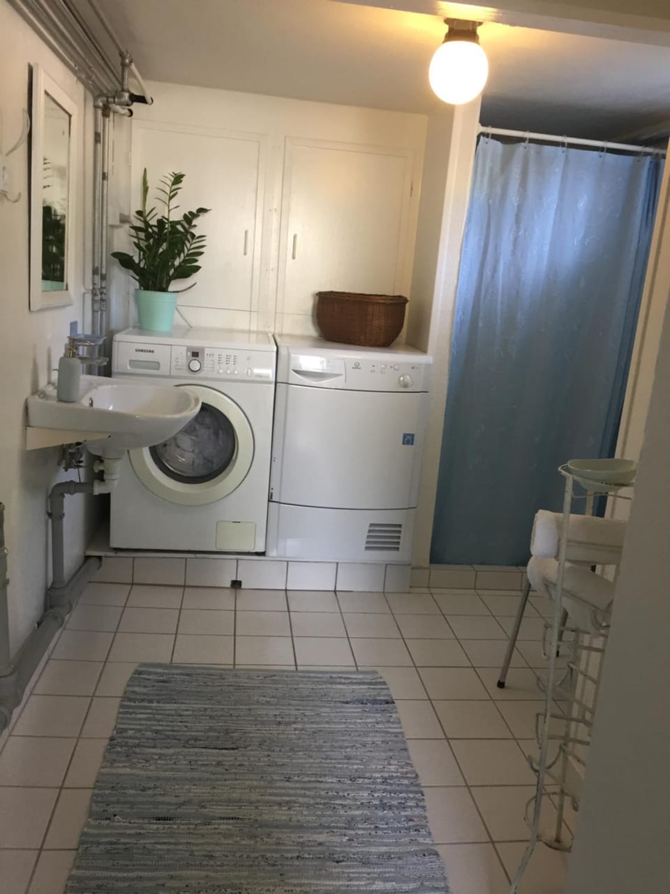 Bathroom, washing machine, dryer