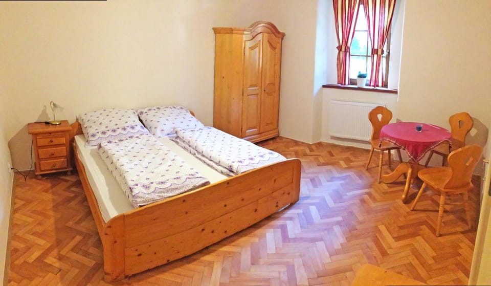 Restaurace a penzion Stará pošta Bed and Breakfast in Czechia