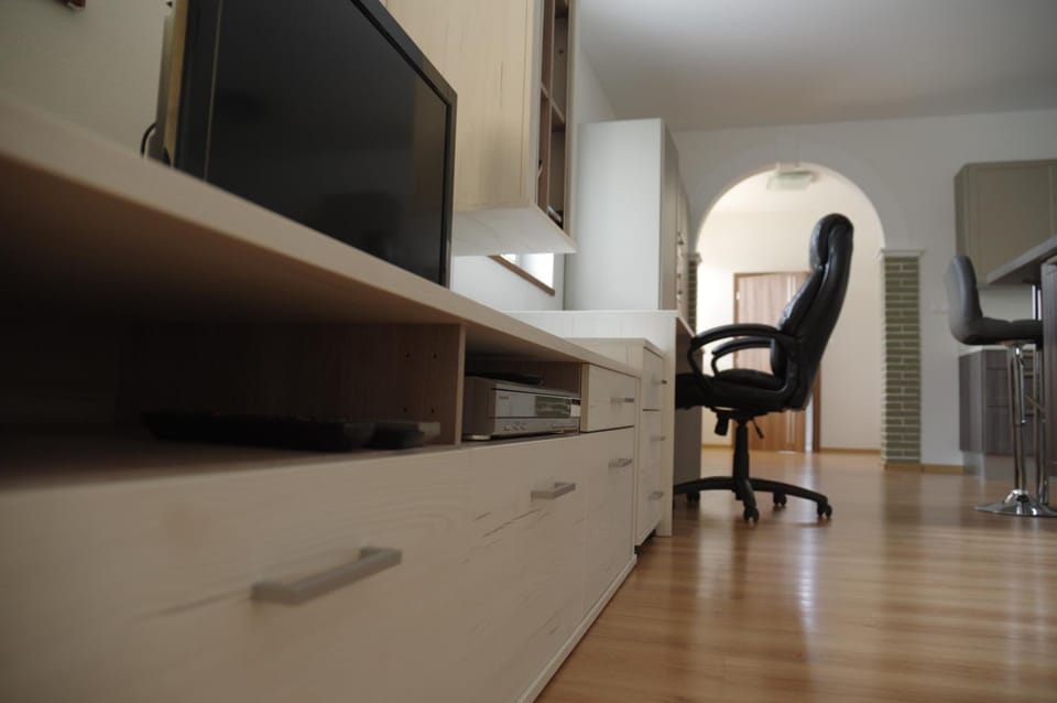 Library, Living room