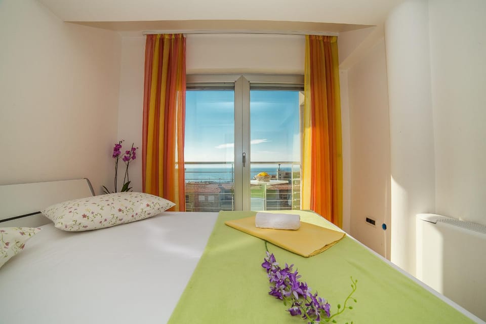 Bedroom, Sea view