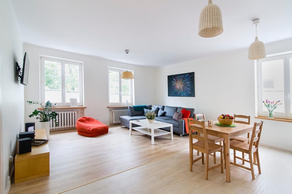 Bed, Day, Living room, Dining area, Bedroom