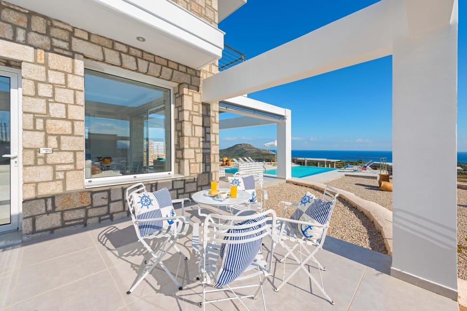 Day, Natural landscape, Summer, Garden, Balcony/Terrace, Seating area