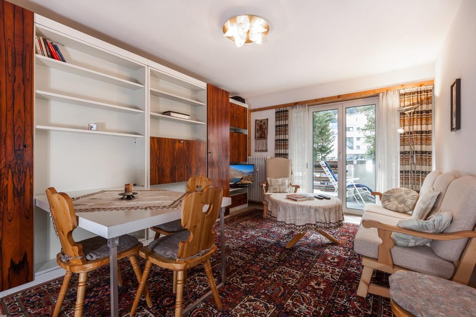 Living room, Photo of the whole room