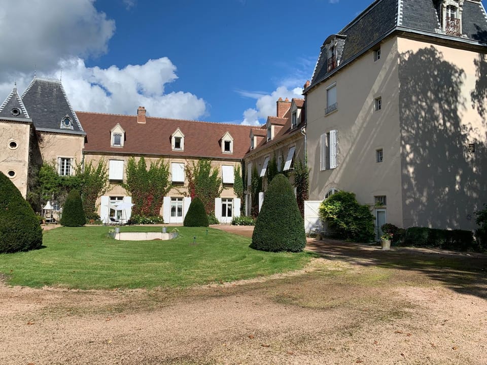 Château de Saint-Agoulin Bed and Breakfast in Auvergne-Rhône-Alpes